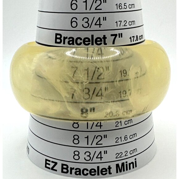 Vintage Retro Mod Bangle Bracelet Translucent Marble Swirl Lucite Off White Bold - Picture 4 of 7